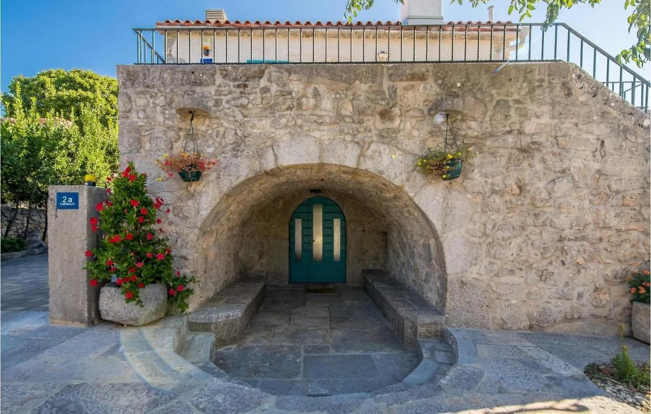 بيت للعطل Awesome Home In Kornic With Kitchen