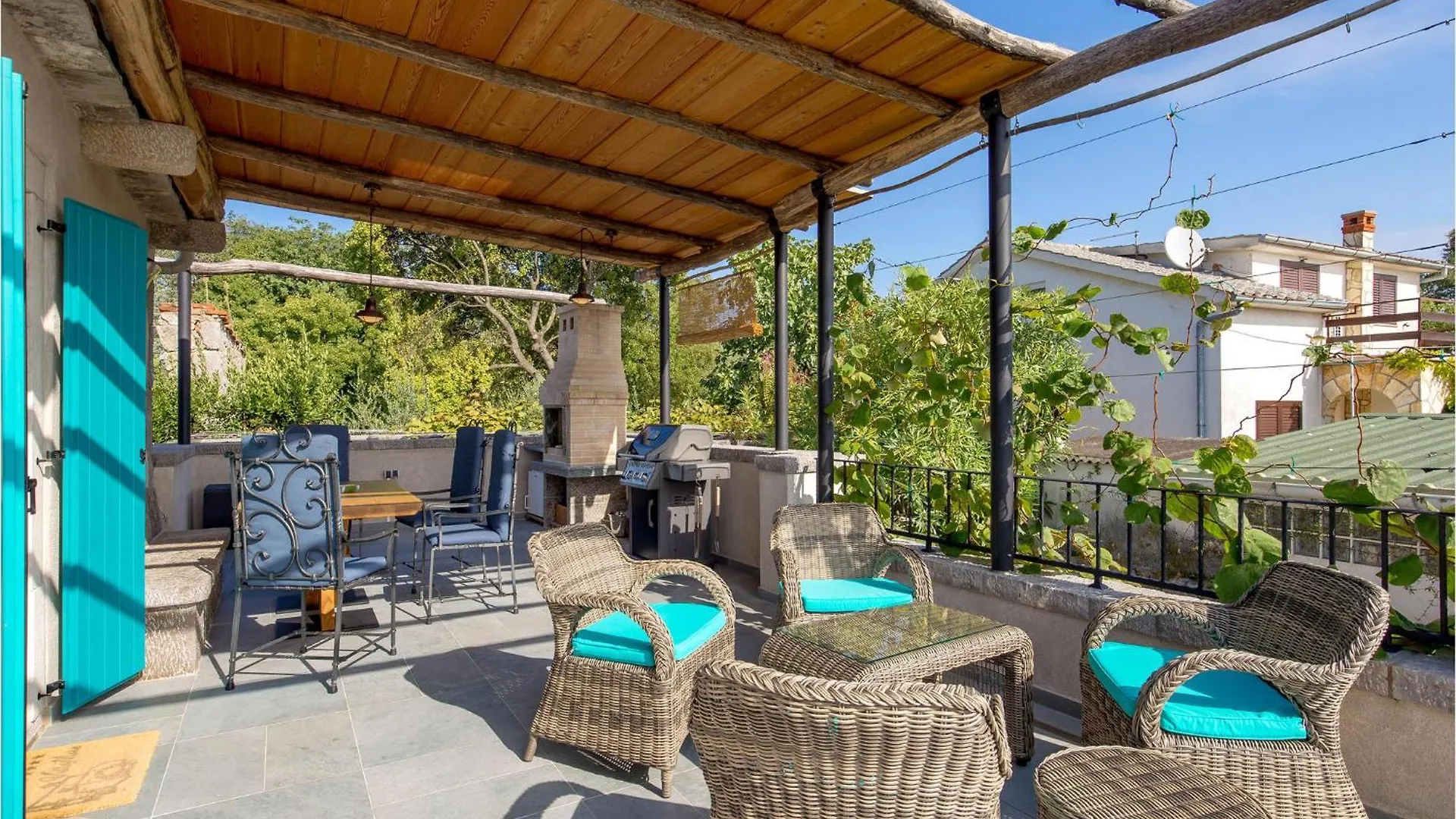 Awesome Home In Kornic With Kitchen